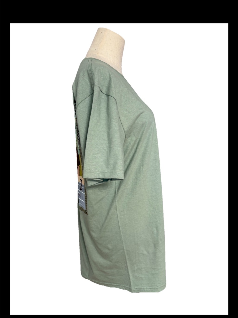 Disney Aulani medium Green Unisex T-shirt A Disney Resort & - Picture 3 of 10